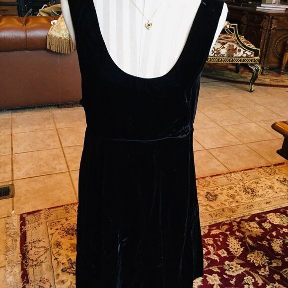VELVET PRINCESS Dress!  - Picture 1 of 8